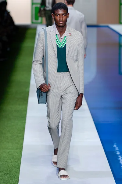 Look 5